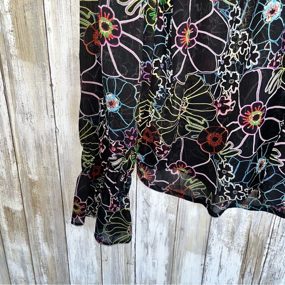 NWT Steve Madden Cameila Black Sheer Floral Button Blouse - Picture 3 of 6